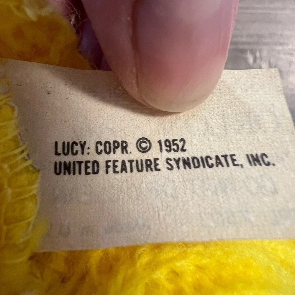 Vintage Rare 1952 Peanuts Lucy Yellow Pom Pom Knit Hat Made In USA Orlon Acrylic
